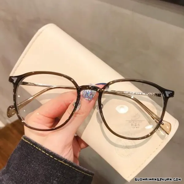 揭秘小红书网红接广告价位：从几百到几十万，价格背后有哪些秘密？