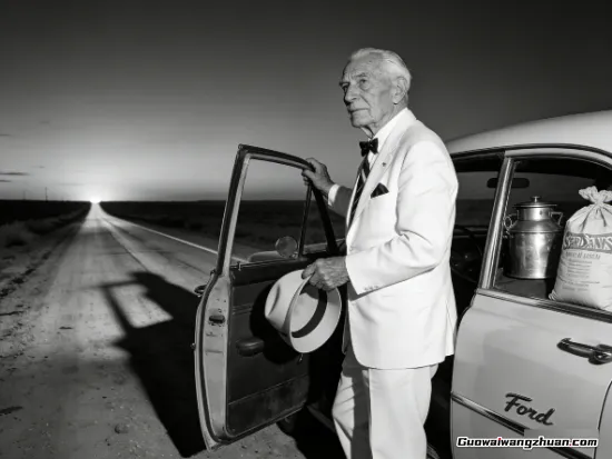 那个穿白西装的肯德基老头，和他的第1009次失败