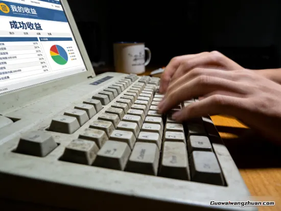 一个人0资金怎么创业？我靠烂键盘敲出月入5万的绝境逆袭