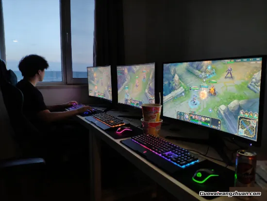 别问我玩游戏月入几万，先问问我的肝和电费还剩多少