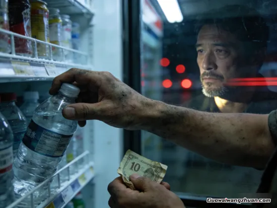 那些被催收电话轰炸的日子里，如何靠送外卖和捡废品一点点爬出泥潭