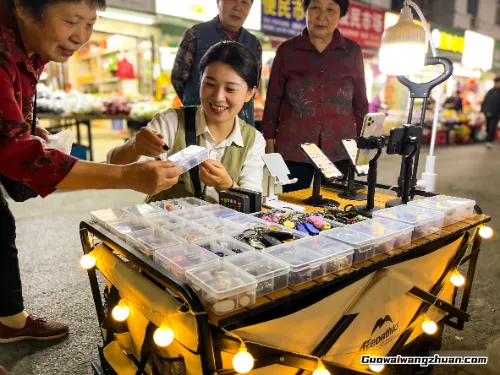 摆摊创业小项目：在烟火气里慢慢摸索的普通人之路