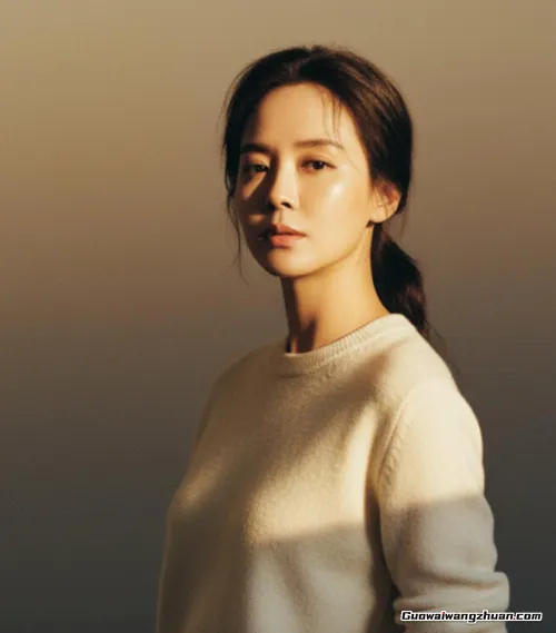 Gemini Nano Banana 影楼级别人像摄影提示词，直接套用就能拍出大片感！