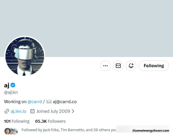 独立开发者如何从0到10万美元月收入:Carrd18个月增长路径与SEO策略
